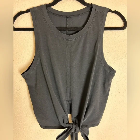 Lululemon time to restore tank top - Picture 6 of 8